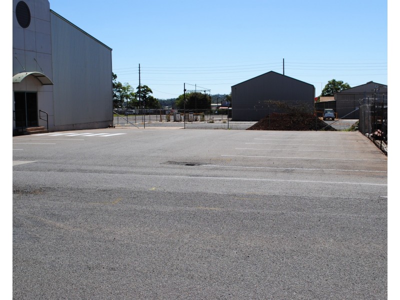 Shed 6, 388 Taylor Street, Wilsonton QLD 4350