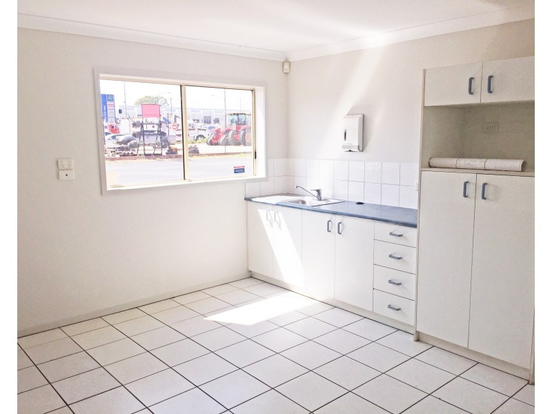 361 Taylor Street, Wilsonton QLD 4350