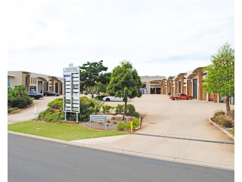 Unit 8 11-15 Gardner Court, Wilsonton QLD 4350