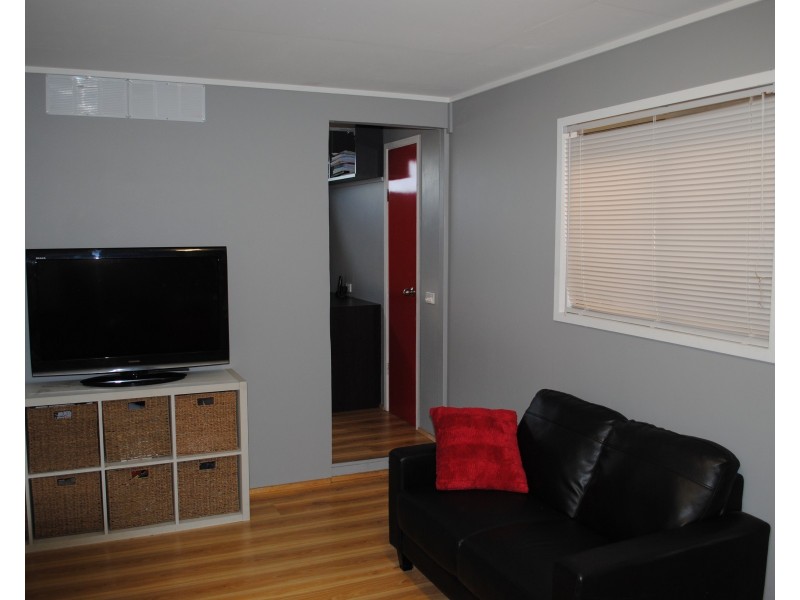 Unit 8 11-15 Gardner Court, Wilsonton QLD 4350