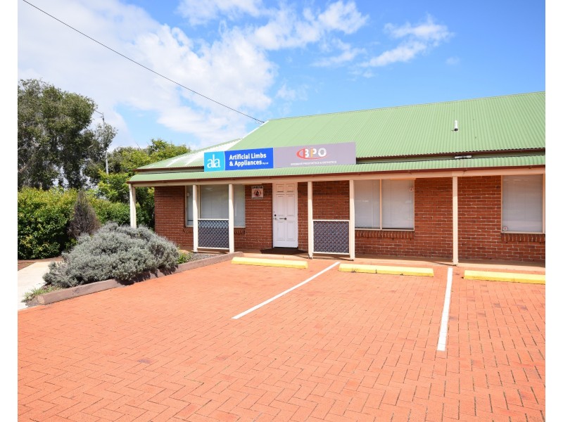 Unit 1, 2-4 Rob Street, Newtown QLD 4350