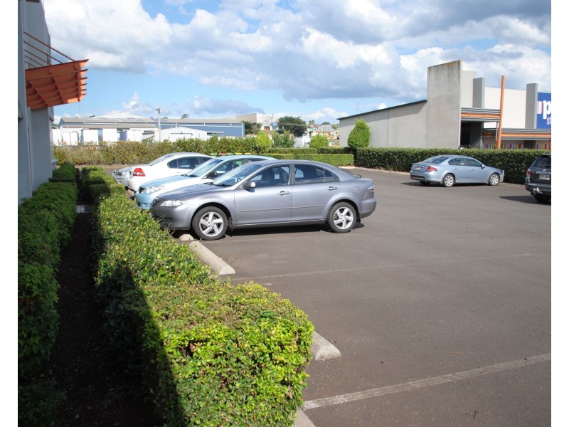 T4, 218 Anzac Avenue, Toowoomba City QLD 4350