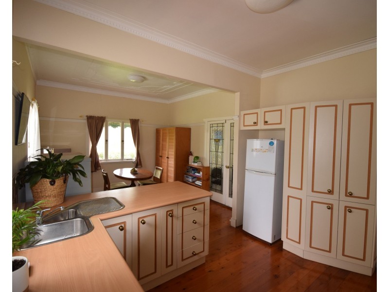 24 Herries Street, East Toowoomba QLD 4350