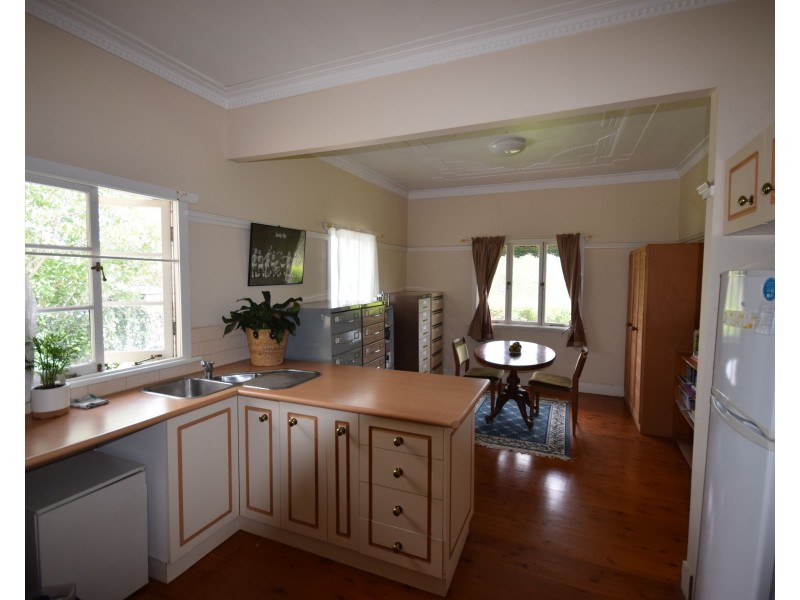 24 Herries Street, East Toowoomba QLD 4350