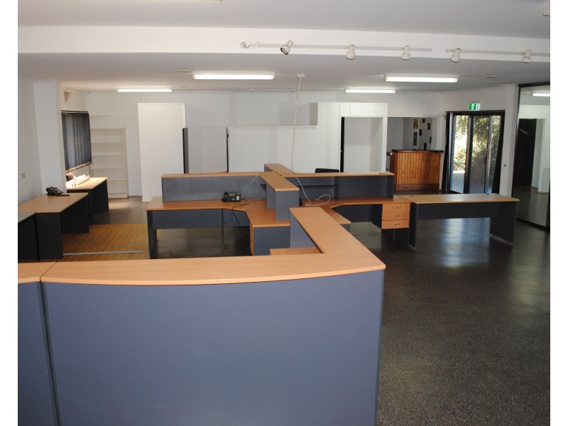 16 Freighter Avenue, Wilsonton QLD 4350