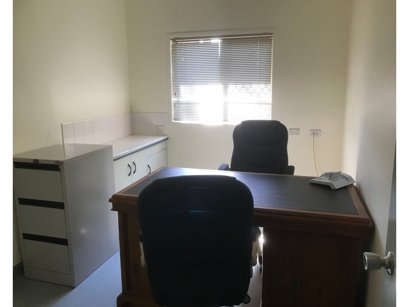 Suite 10, 2-4 Plaza Circle, Highfields QLD 4352