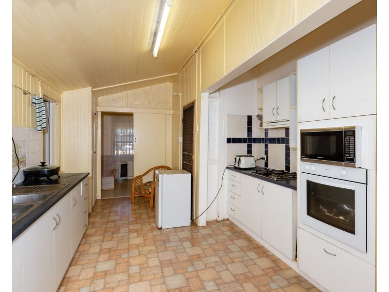 130 Ruthven Street, Harlaxton QLD 4350