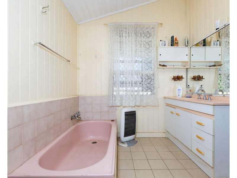 130 Ruthven Street, Harlaxton QLD 4350