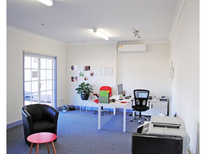241 Bridge Street, Toowoomba City QLD 4350