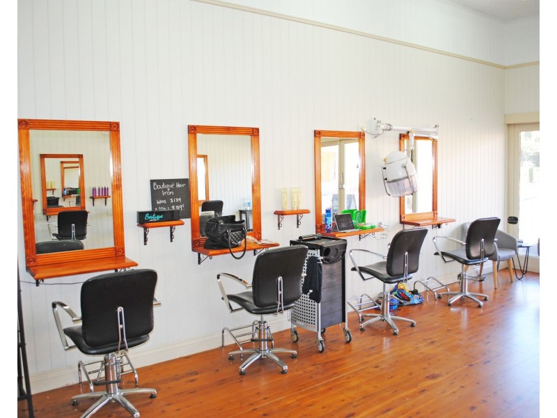 T1, 243 Bridge Street, Newtown QLD 4305