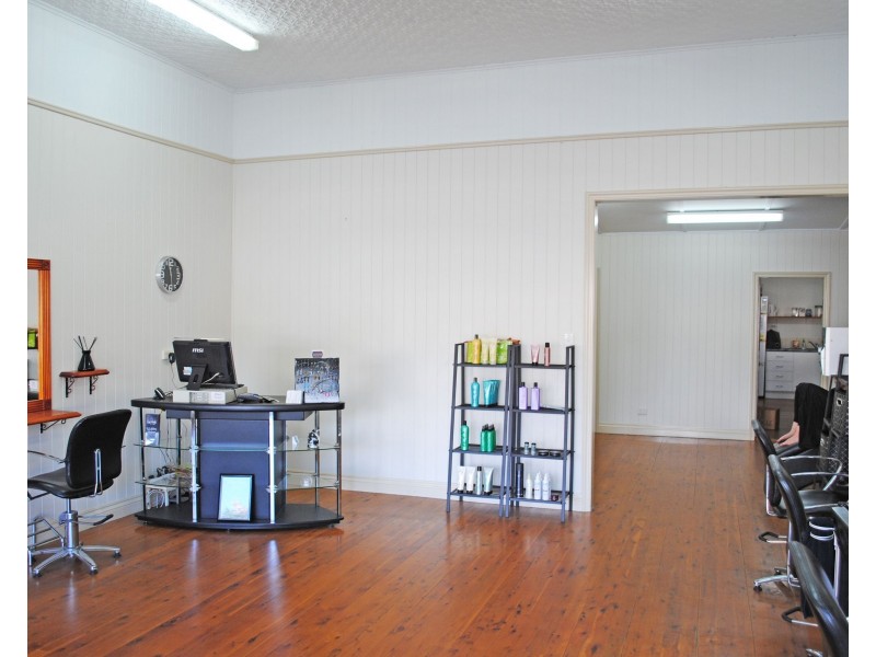 T1, 243 Bridge Street, Newtown QLD 4305