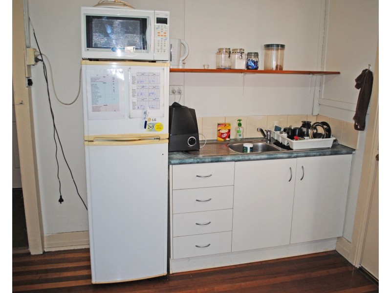 T1, 243 Bridge Street, Newtown QLD 4305