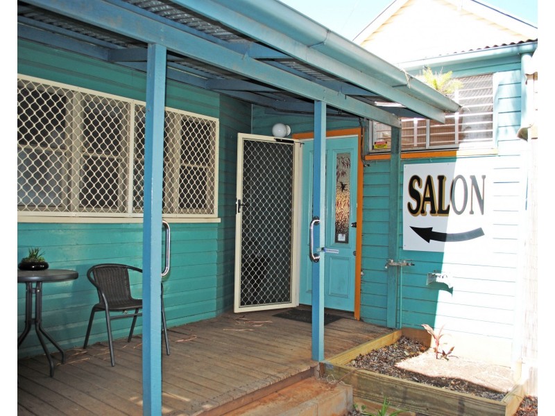 T1, 243 Bridge Street, Newtown QLD 4305