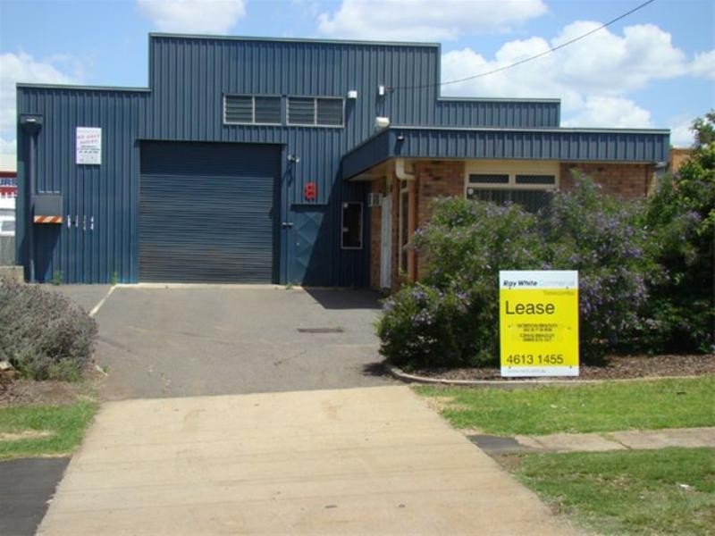 8 Goggs Street, Toowoomba QLD 4350