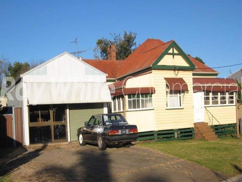 8 Inter Street, North Toowoomba QLD 4350