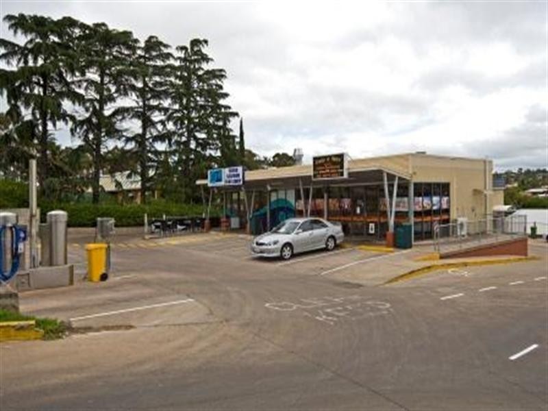 879 Ruthven Street, Kearneys Spring QLD 4350