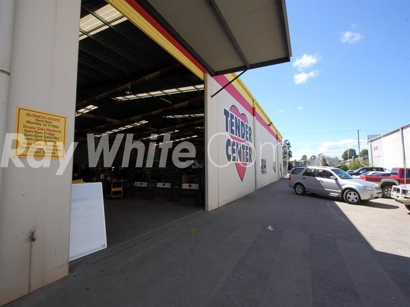 Tender Centre, The, Wilsonton QLD 4350