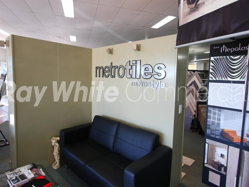 Metro Tiles and Metro Storage and Kitchens, South Toowoomba QLD 4350
