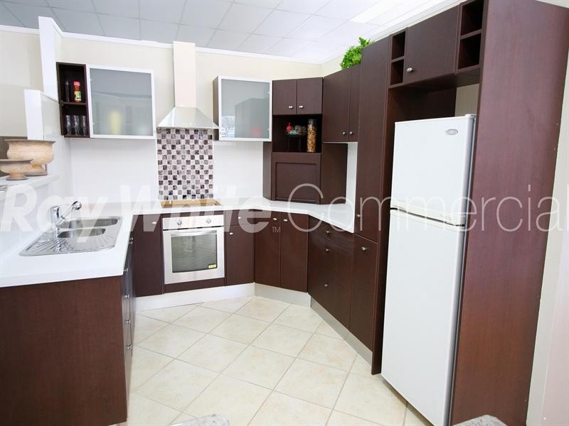 Metro Tiles and Metro Storage and Kitchens, South Toowoomba QLD 4350