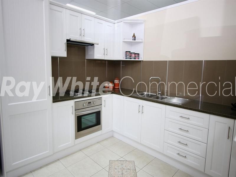 Metro Tiles and Metro Storage and Kitchens, South Toowoomba QLD 4350