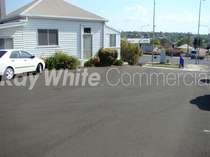 180 Ruthven Street, North Toowoomba QLD 4350