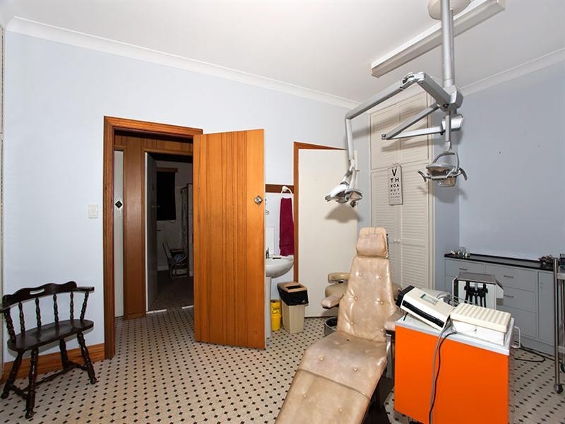 165A Russell Street, Newtown QLD 4350