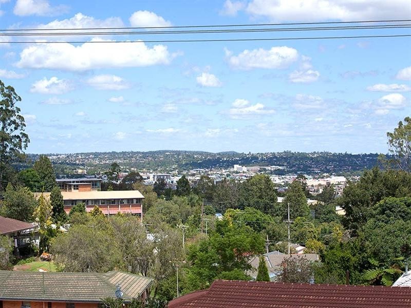 Unit 27, 2 Benjamin Street, Mount Lofty QLD 4350