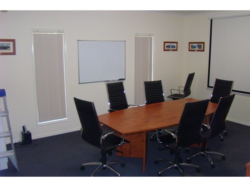 96 – 98 Anzac Avenue, Newtown QLD 4350