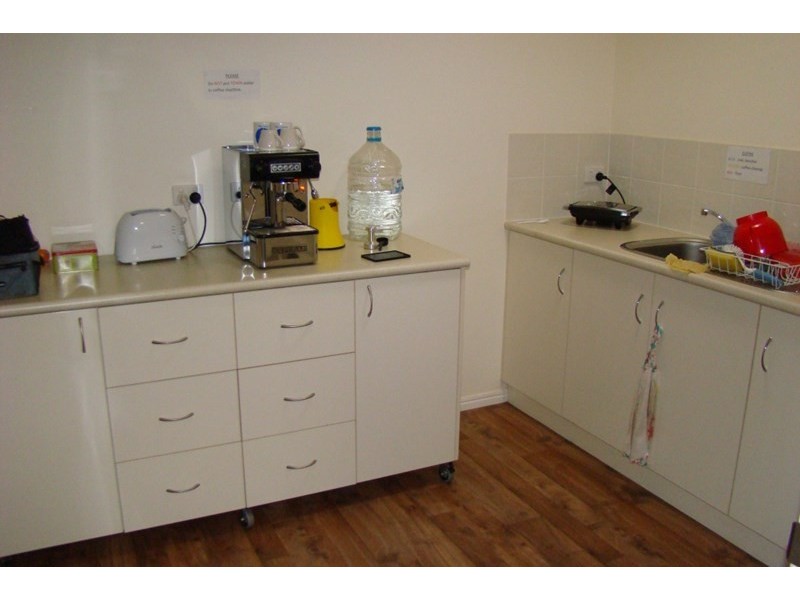 96 – 98 Anzac Avenue, Newtown QLD 4350