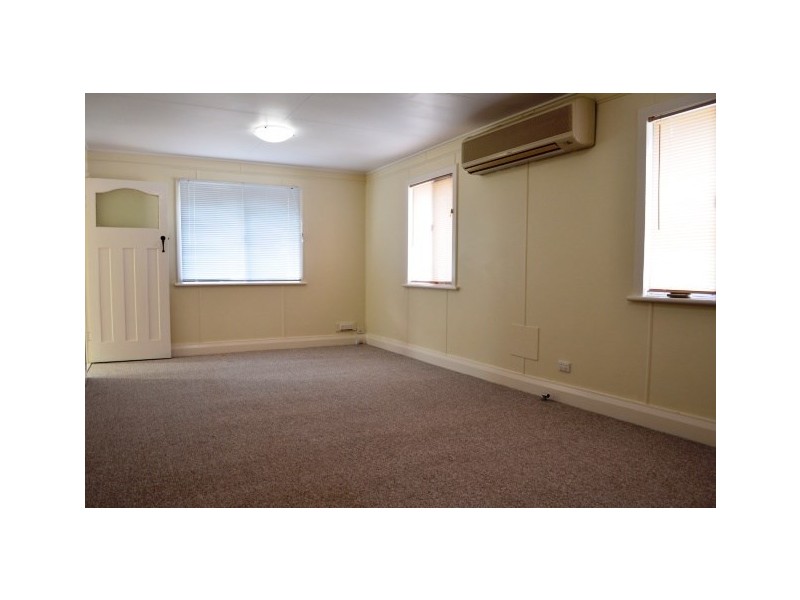 9 Knight Street, North Toowoomba QLD 4350