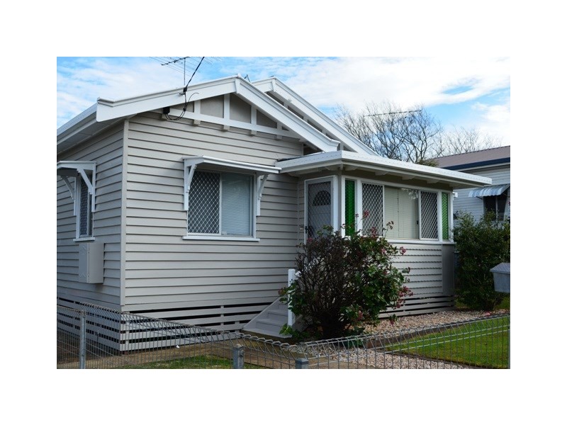 9 Knight Street, North Toowoomba QLD 4350