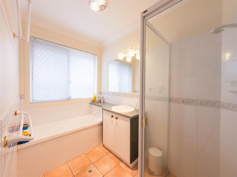 15 Paddington Court, Middle Ridge QLD 4350