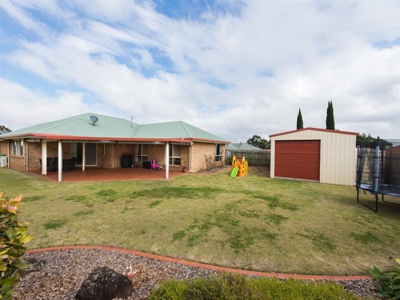 15 Paddington Court, Middle Ridge QLD 4350