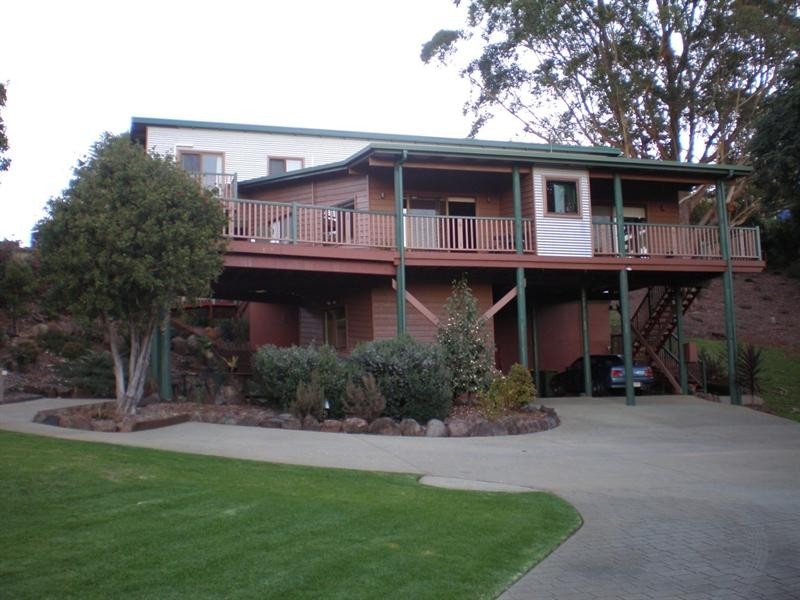 6 Scenic Crescent, Blue Mountain Heights QLD 4350