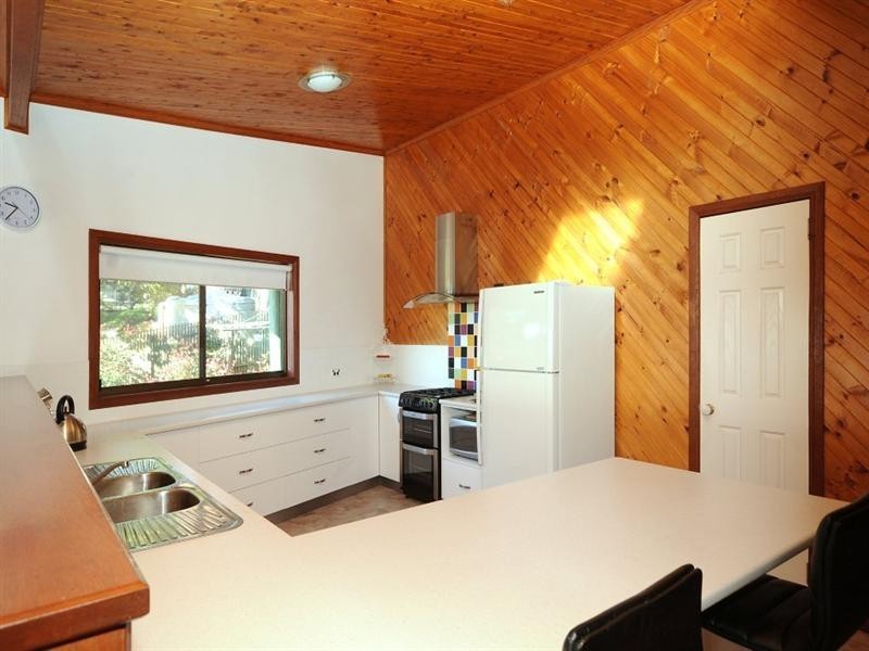 6 Scenic Crescent, Blue Mountain Heights QLD 4350