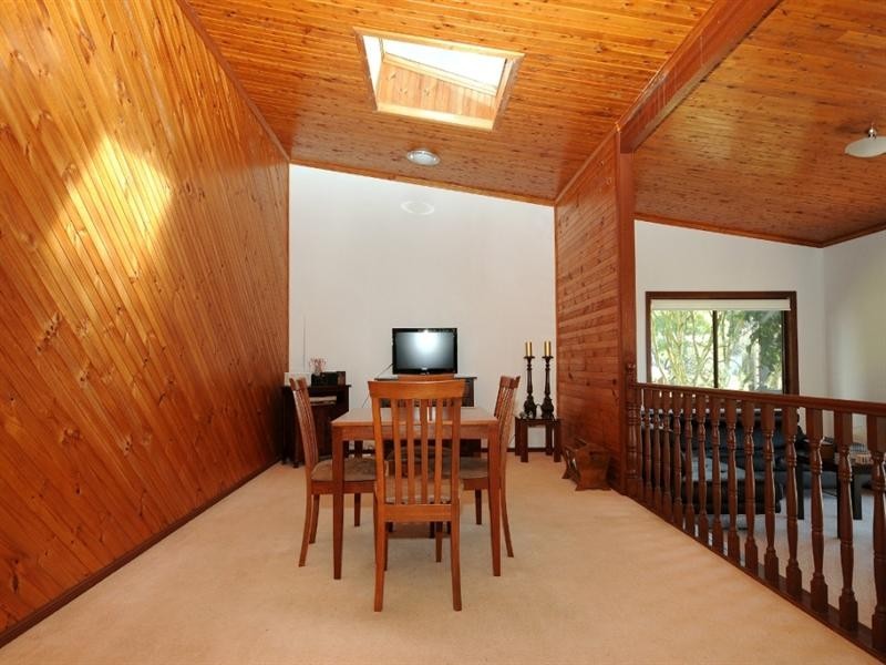 6 Scenic Crescent, Blue Mountain Heights QLD 4350