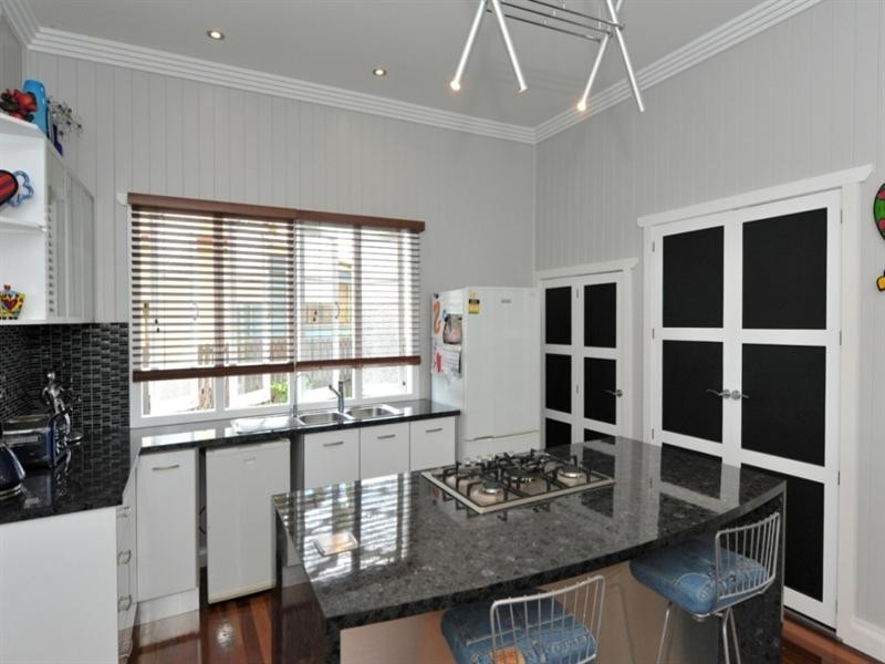 76 Beale Street, Oakey QLD 4401