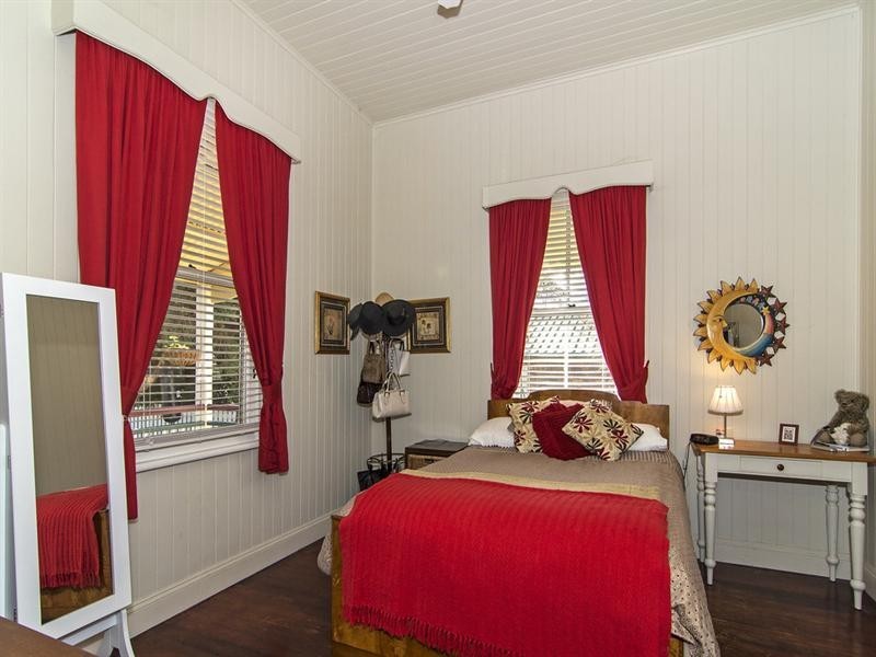 8 Hamilton Street, Wyreema QLD 4352