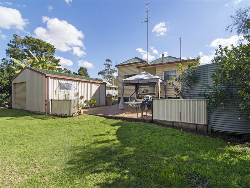 8 Hamilton Street, Wyreema QLD 4352