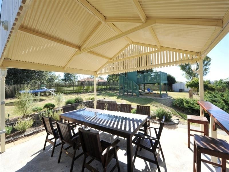 13 Kurrajong Court, Meringandan West QLD 4352