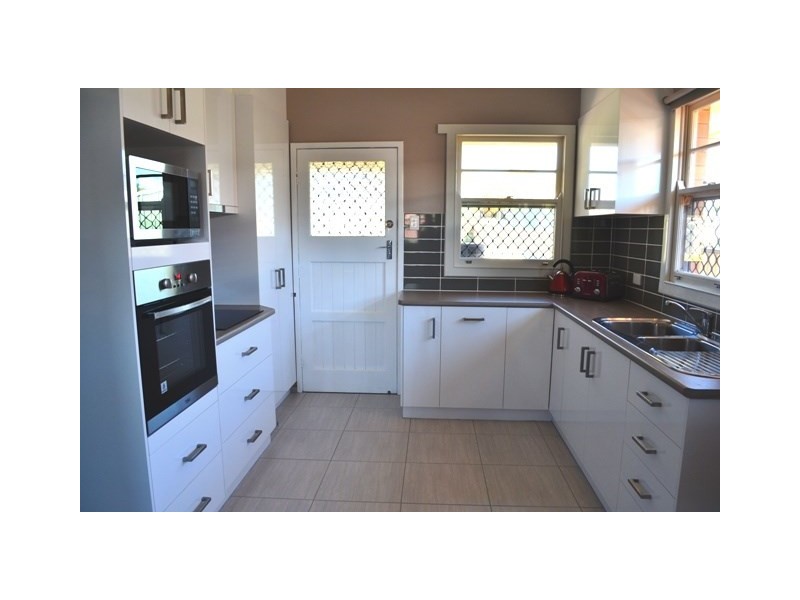 14 Vera Street, Newtown QLD 4350