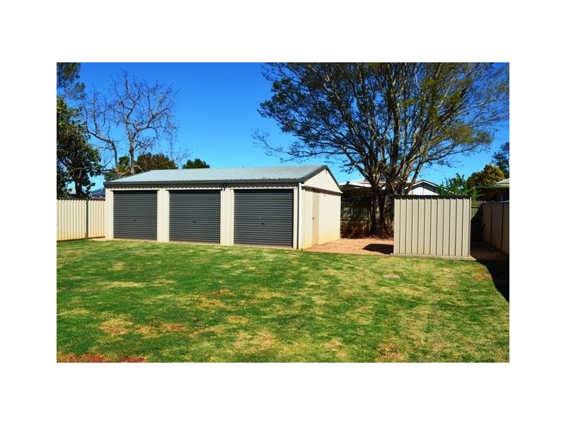 14 Vera Street, Newtown QLD 4350