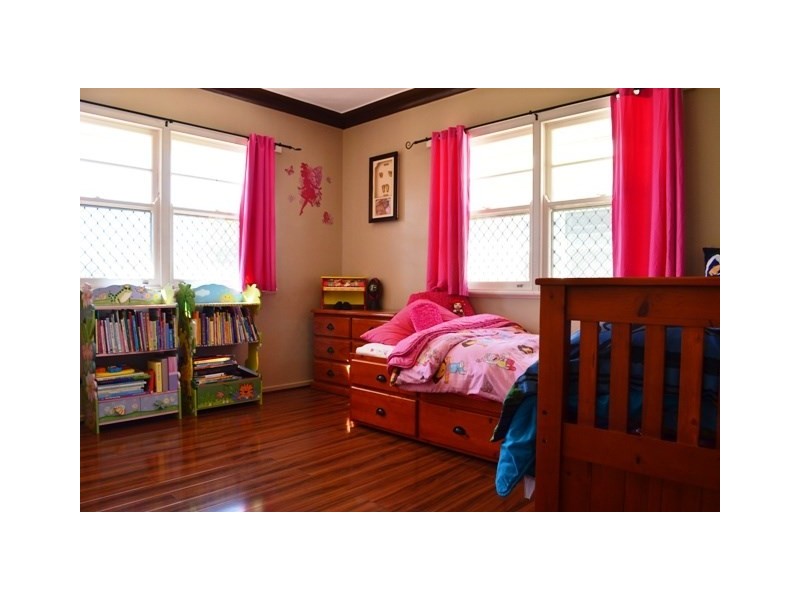 14 Vera Street, Newtown QLD 4350