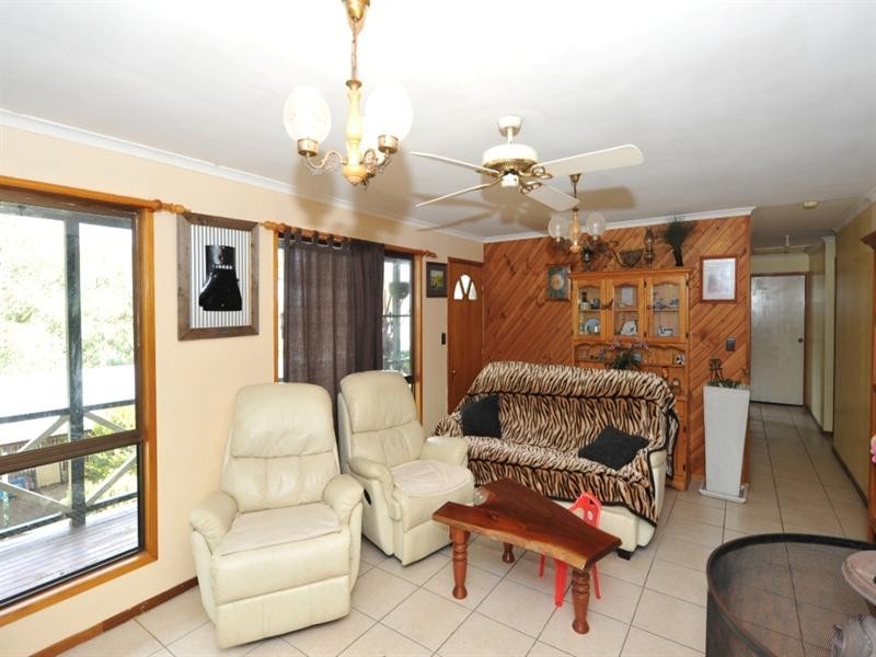 11 Hillview Crescent, Gowrie Junction QLD 4352