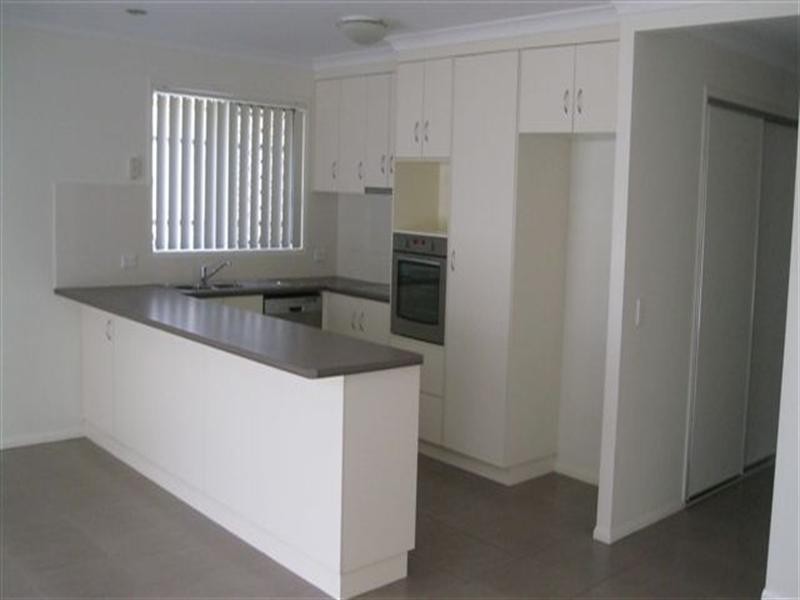 39 Sunset Drive, Glenvale QLD 4350