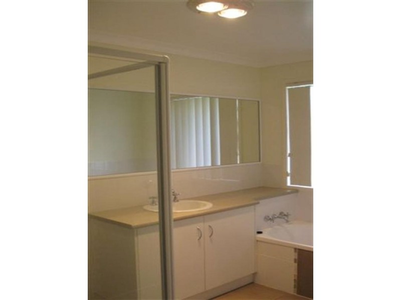 39 Sunset Drive, Glenvale QLD 4350