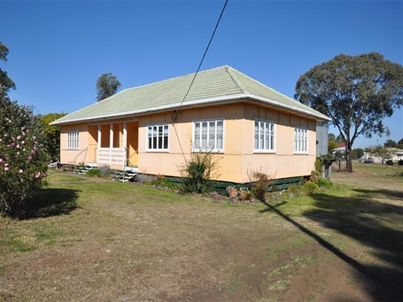 3 Helens Street, Pittsworth QLD 4356