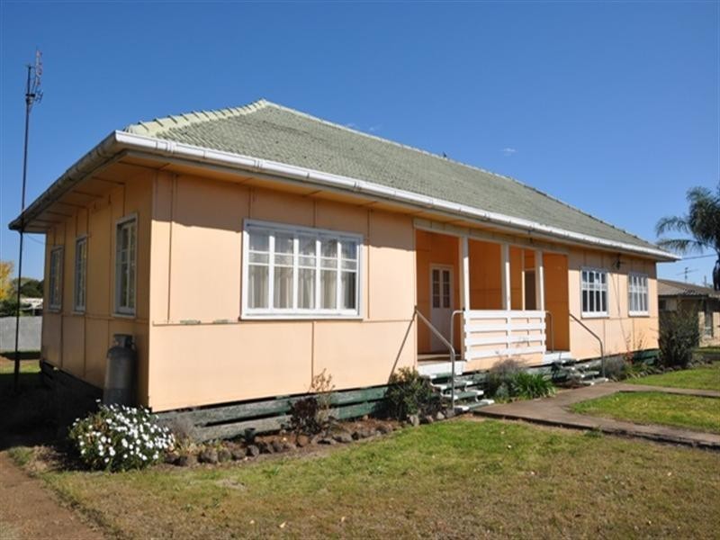 3 Helens Street, Pittsworth QLD 4356