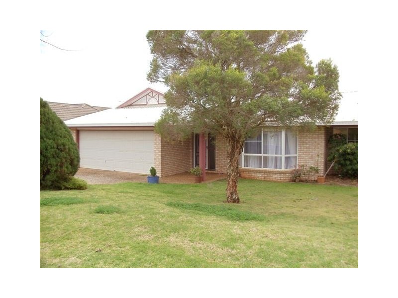 9 Shamrock Court, Middle Ridge QLD 4350
