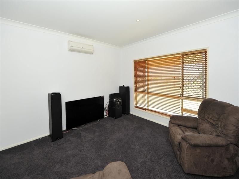 3 Madison Court, Glenvale QLD 4350